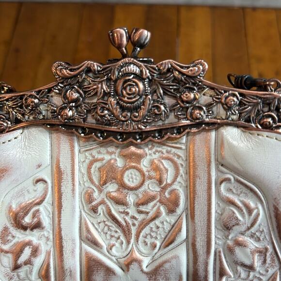 Patricia Nash Ivory Rosario Leather and Chain Tooled Purse 7.5x7.5x1" - Picture 3 of 4